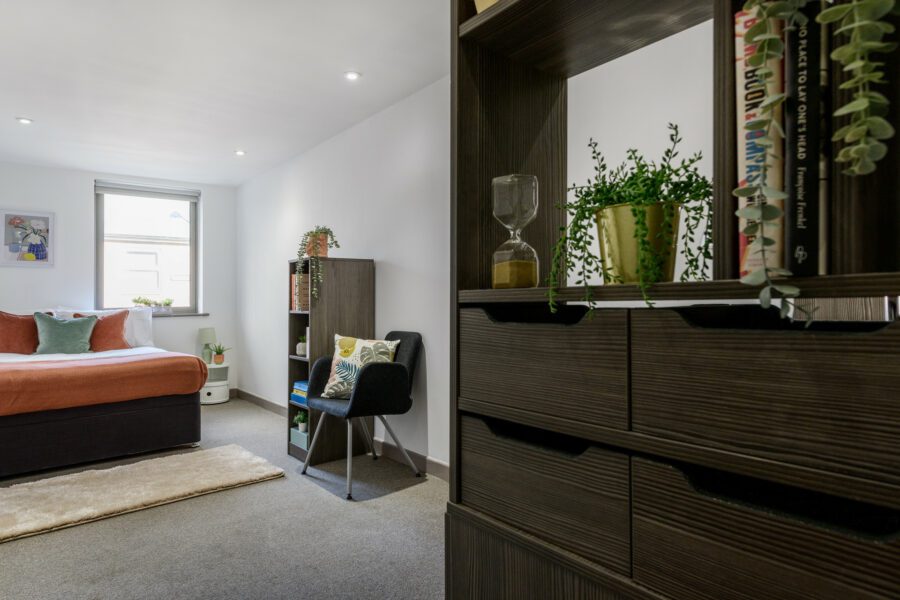 Classic en-suite 4 Bed, Semester, Portobello Road, Sheffield
